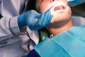 كيف لا تصاب بفيروس كورونا أثناء علاج الأسنان