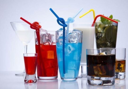 10 مشروبات تعمل على حرق الدهون بشكل فعال